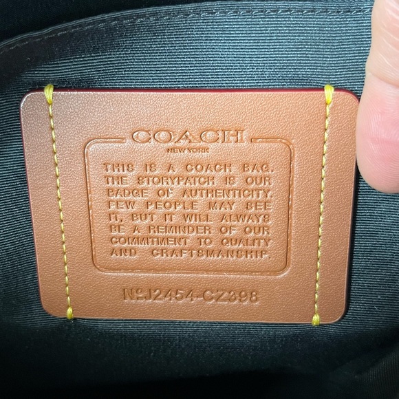 ✅Coach Houston Flight Bag In Signature - Picture 14 of 16